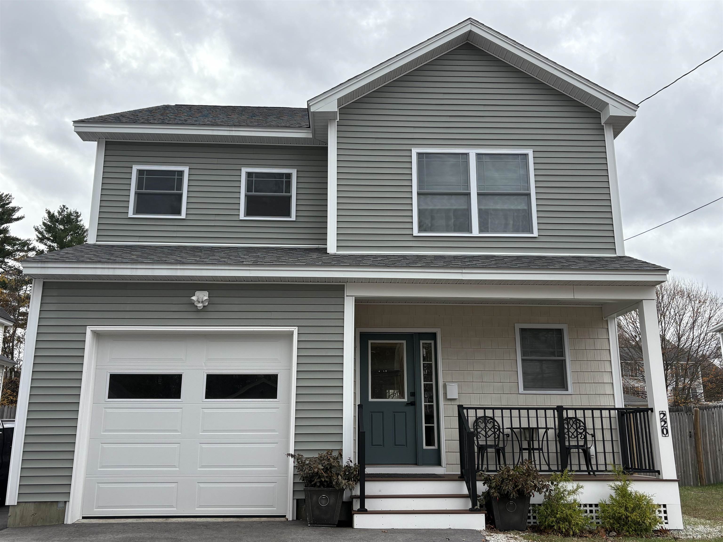 220 Mast Road Manchester, NH 03102 - Photo 2 of 32