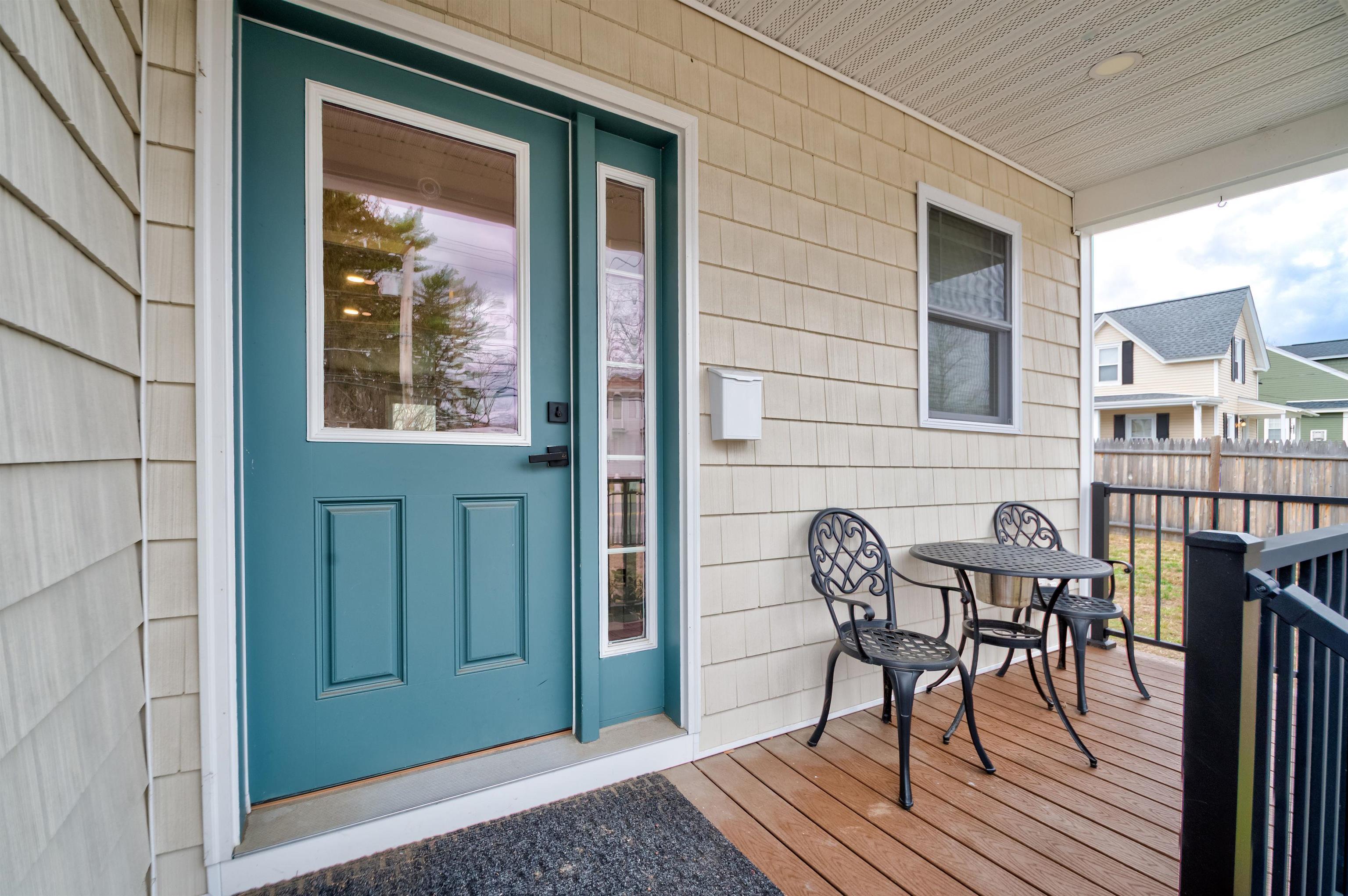 220 Mast Road Manchester, NH 03102 - Photo 3 of 32