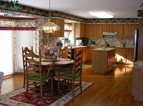 25 Cross Rochester, MI 48306 - Photo 4 of 8 822275-3.JPG