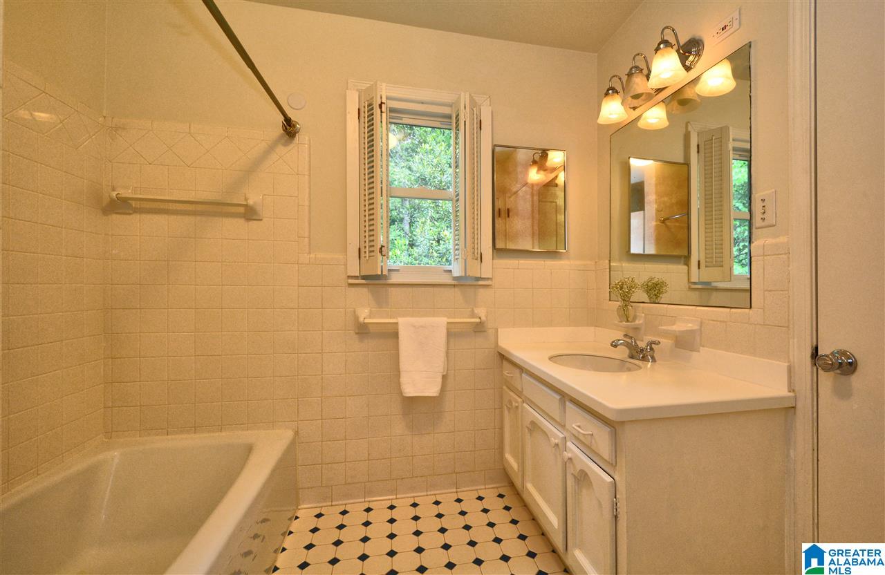 3736 Valley Head Road Birmingham, AL 35223 - Photo 33 of 43