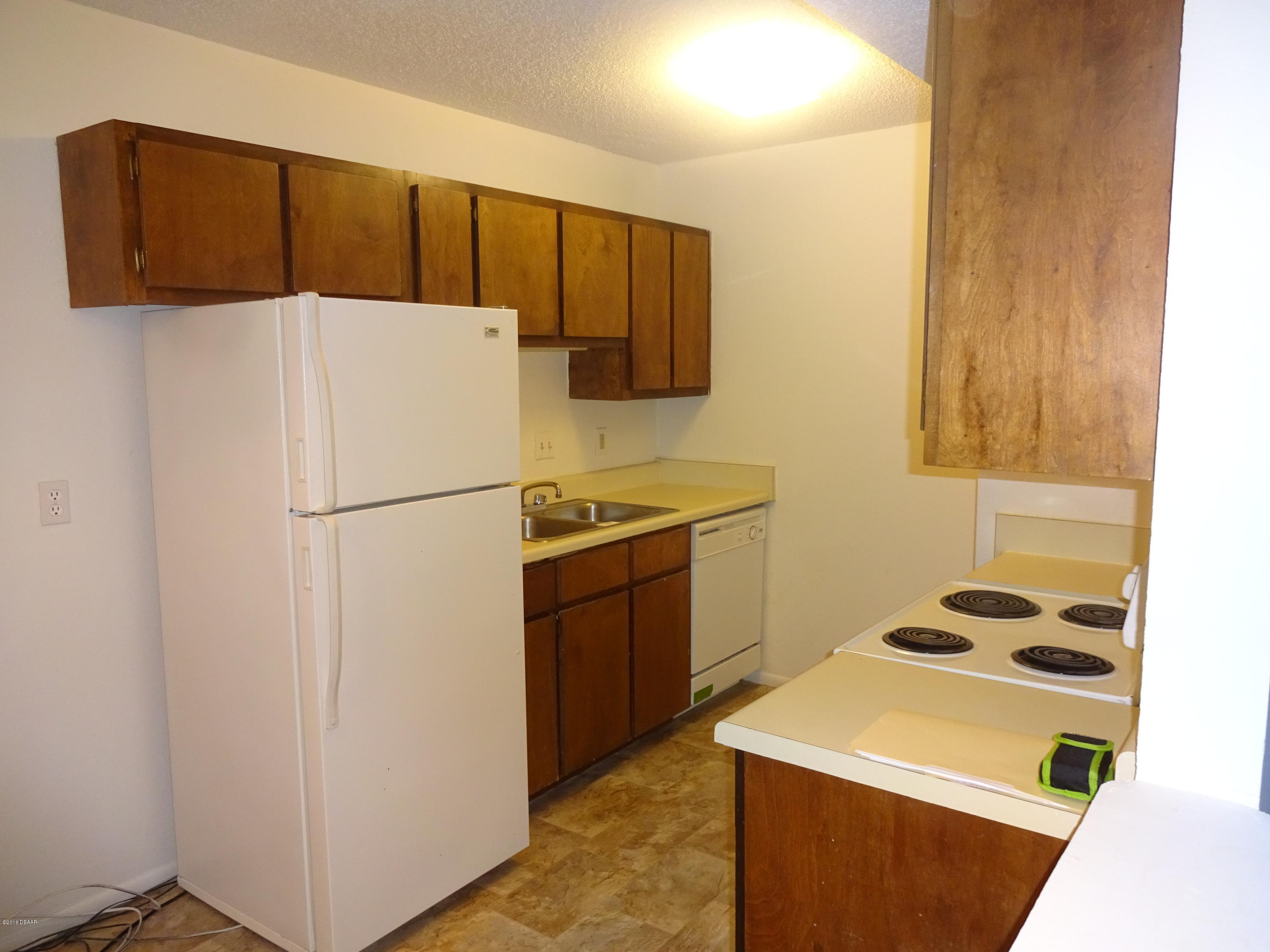 1600 Big Tree Road, Unit S5 South Daytona, FL 32119 - Photo 4 of 16 DSC06021