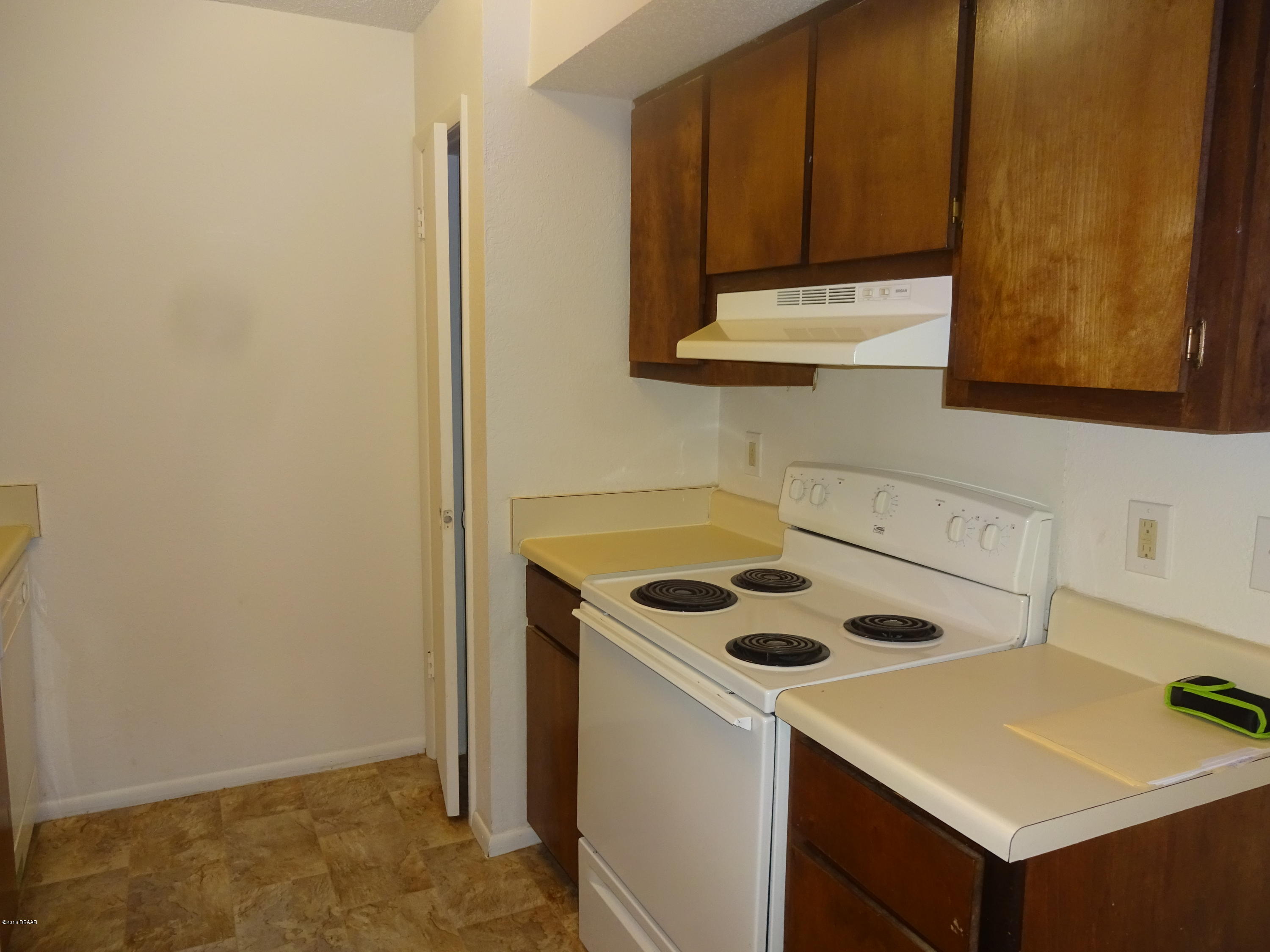 1600 Big Tree Road, Unit S5 South Daytona, FL 32119 - Photo 5 of 16 DSC06022