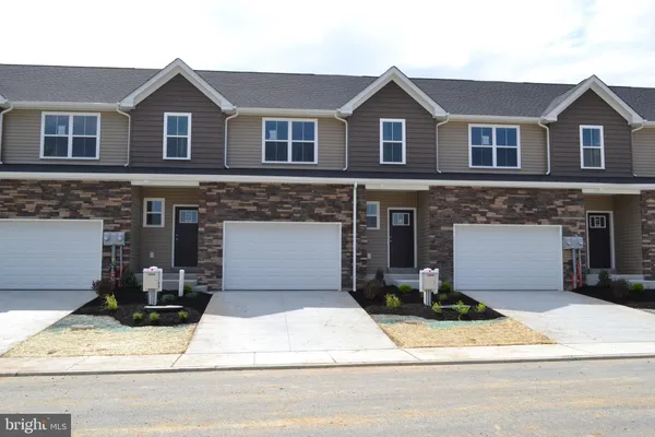 $359,900 | 225 Lucille Way, Fleetwood, PA 19522