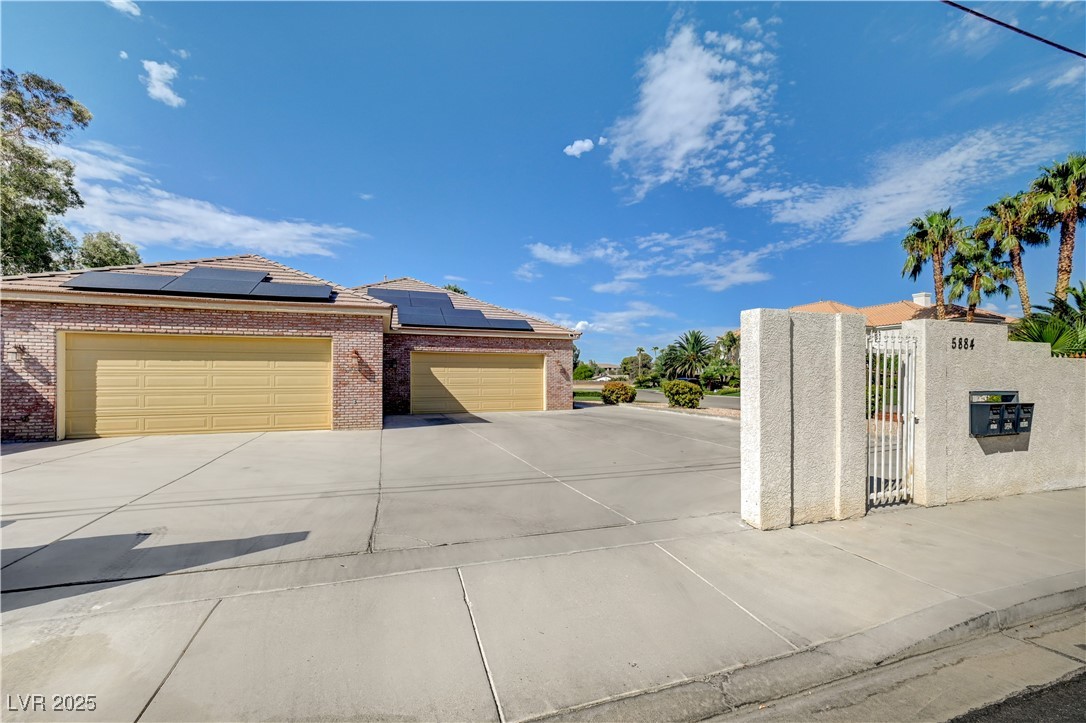 5884 Del Rey Avenue Las Vegas, NV 89146 - Photo 38 of 59 Driveway