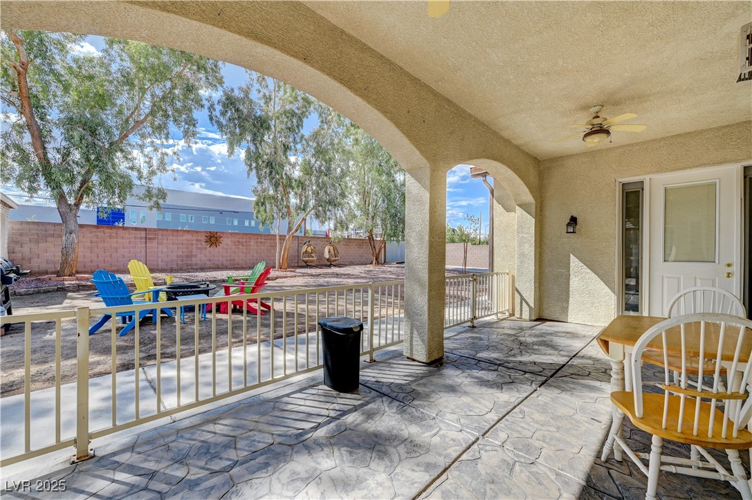 5884 Del Rey Avenue Las Vegas, NV 89146 - Photo 40 of 59 Backyard Porch