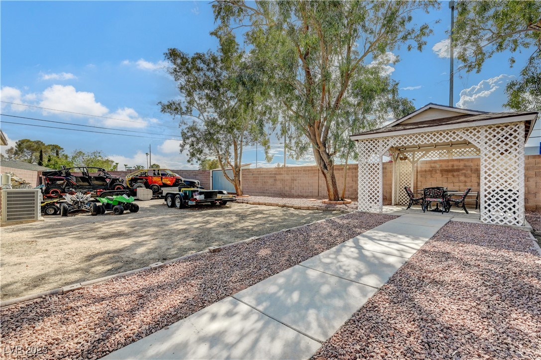 5884 Del Rey Avenue Las Vegas, NV 89146 - Photo 46 of 59 Walkway To Gazebo