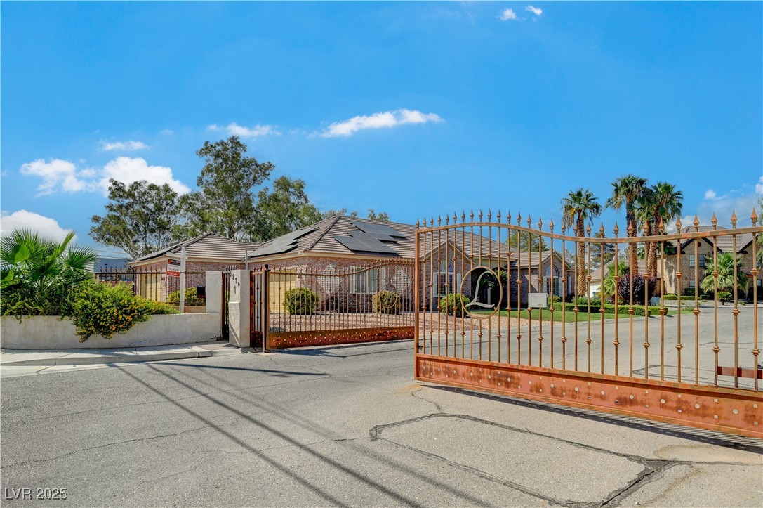 5884 Del Rey Avenue Las Vegas, NV 89146 - Photo 48 of 59 Front community gated