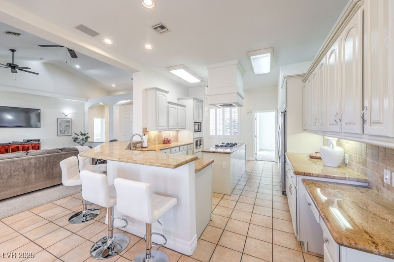 5884 Del Rey Avenue Las Vegas, NV 89146 - Photo 9 of 59 Kitchen