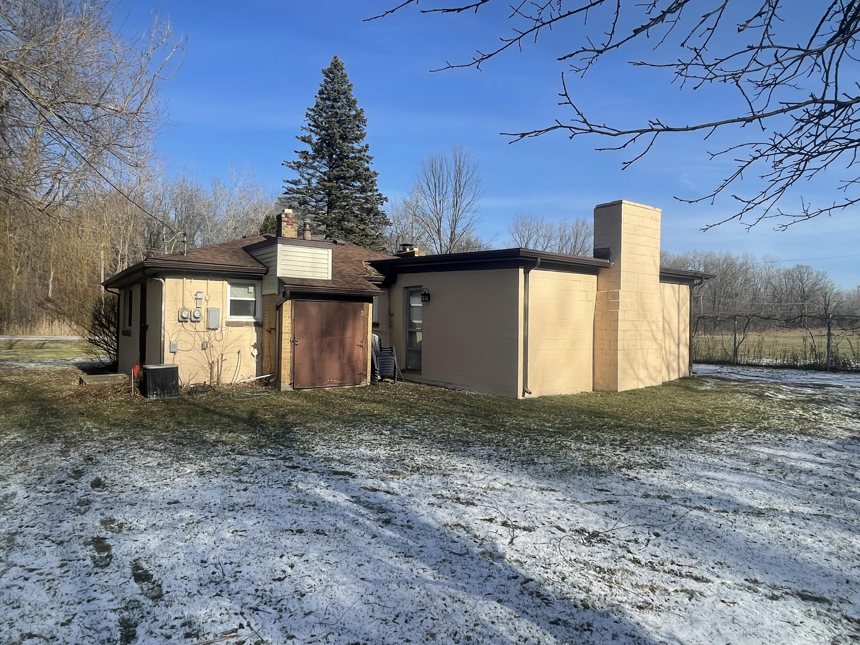 25679 Sibley Road Romulus, MI 48174 - Photo 5 of 6 IMG_4588