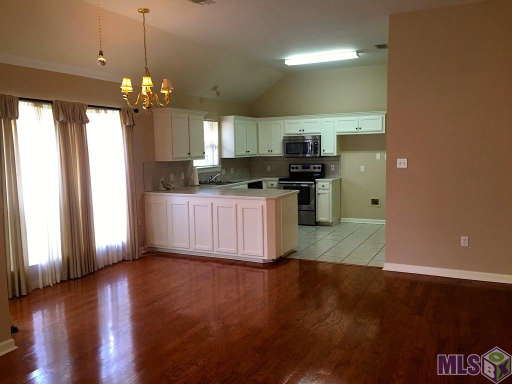 17511 Christopher Crossing Drive Baton Rouge, LA 70817 - Photo 2 of 10 Gallery Image 2