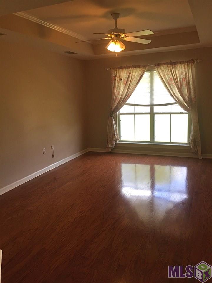 17511 Christopher Crossing Drive Baton Rouge, LA 70817 - Photo 3 of 10 Gallery Image 3