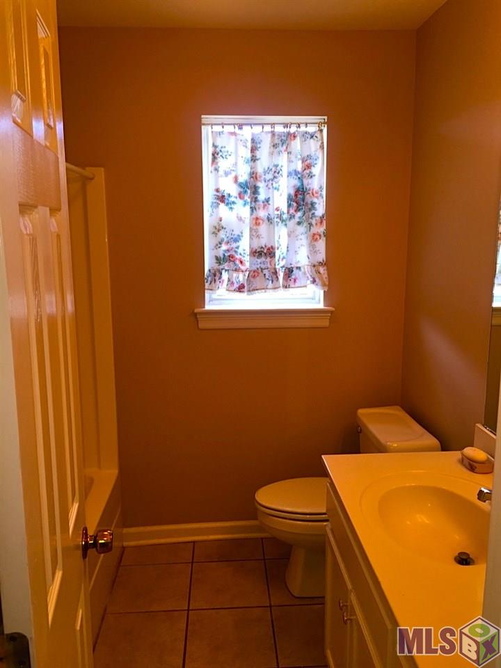17511 Christopher Crossing Drive Baton Rouge, LA 70817 - Photo 8 of 10 Gallery Image 8