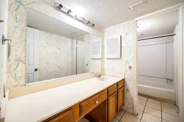 $125,000 | 8359 Sands Point Drive, Unit 218, Houston, TX 77036