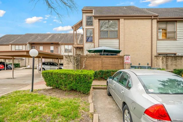 $125,000 | 8359 Sands Point Drive, Unit 218, Houston, TX 77036