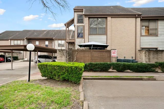 $125,000 | 8359 Sands Point Drive, Unit 218, Houston, TX 77036