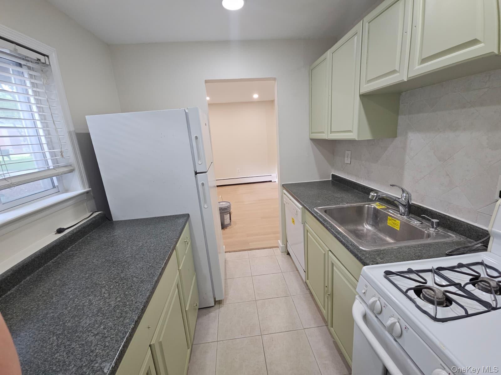 41 Tanager Road, Unit 4102 Monroe, NY 10950 - Photo 7 of 10
