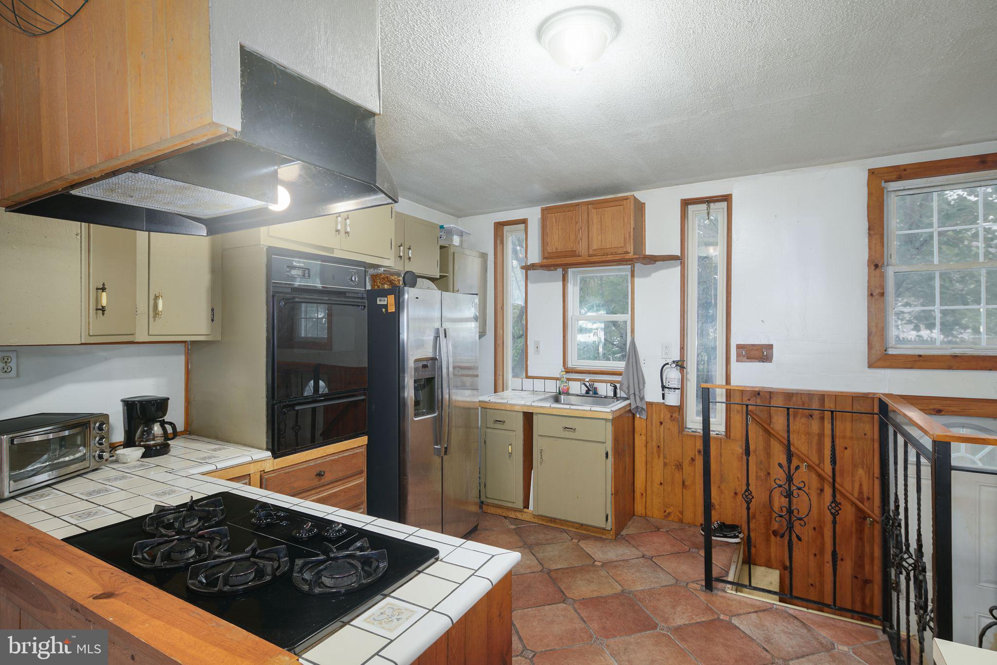 526 Ridgeway Street Gloucester City, NJ 08030 - Photo 11 of 29