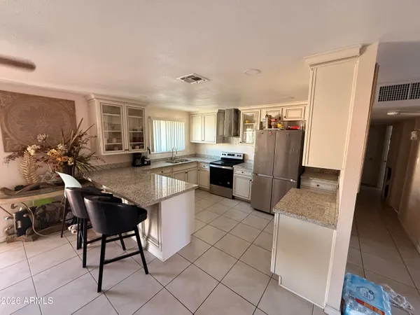 $389,999 | 8219 West Piccadilly Road, Phoenix, AZ 85033