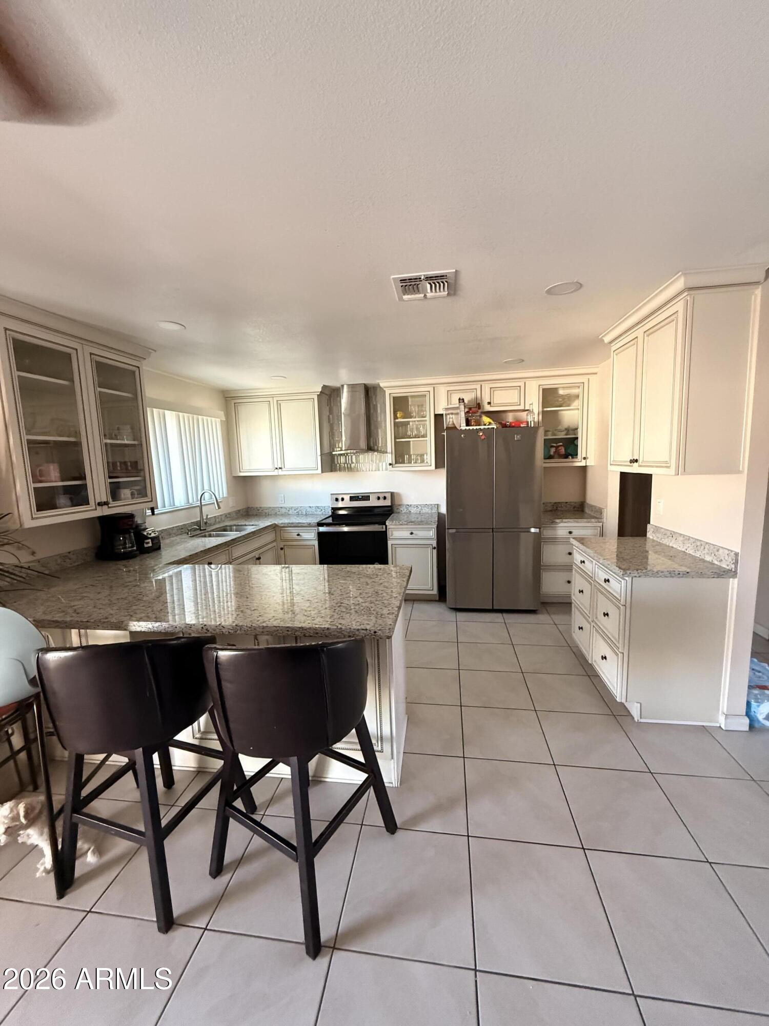 8219 West Piccadilly Road Phoenix, AZ 85033 - Photo 6 of 37 IMG_5261