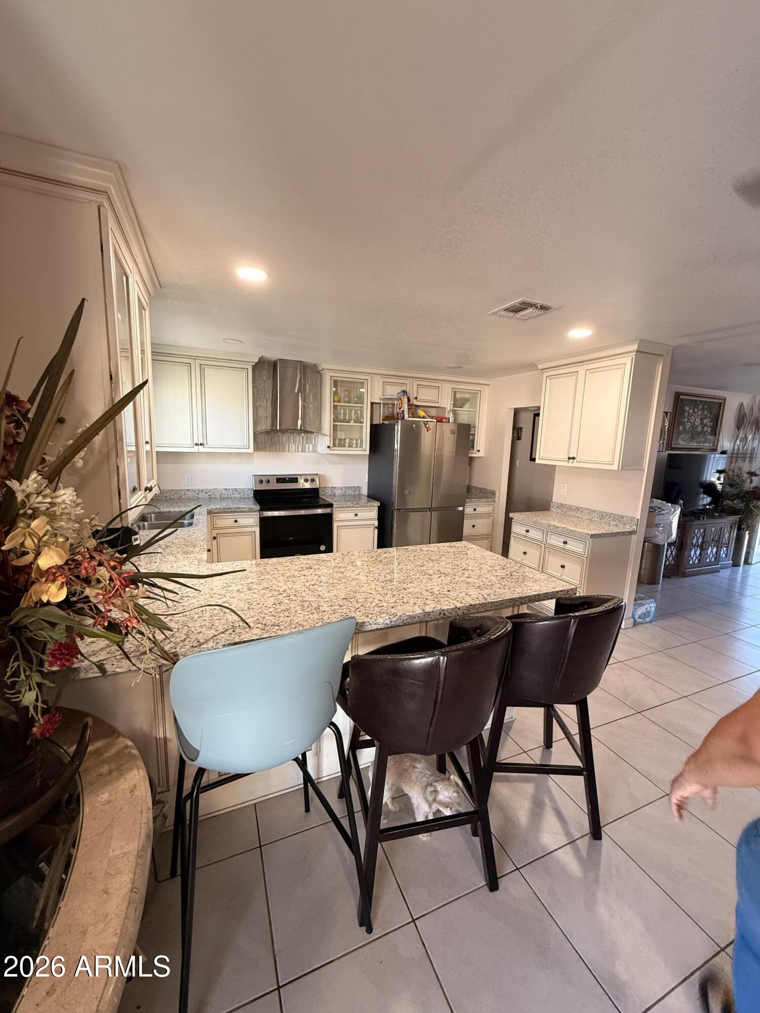 8219 West Piccadilly Road Phoenix, AZ 85033 - Photo 9 of 37 IMG_5266