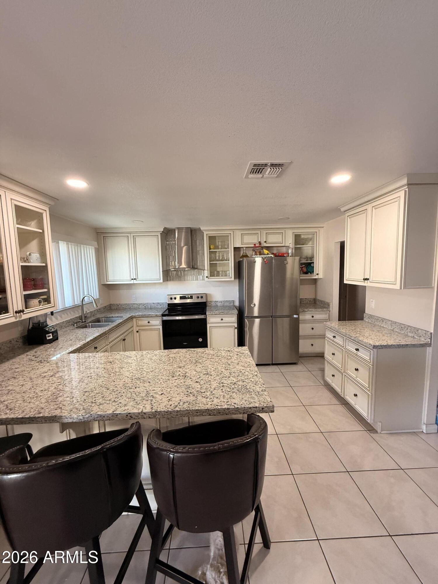 8219 West Piccadilly Road Phoenix, AZ 85033 - Photo 10 of 37 IMG_5268