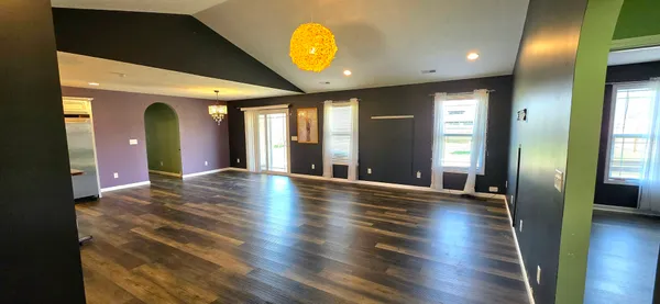 $299,000 | 11213 Maggie Drive, Marion, IL 62959