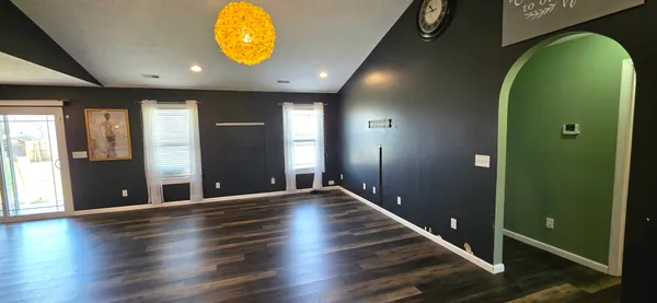 $299,000 | 11213 Maggie Drive, Marion, IL 62959