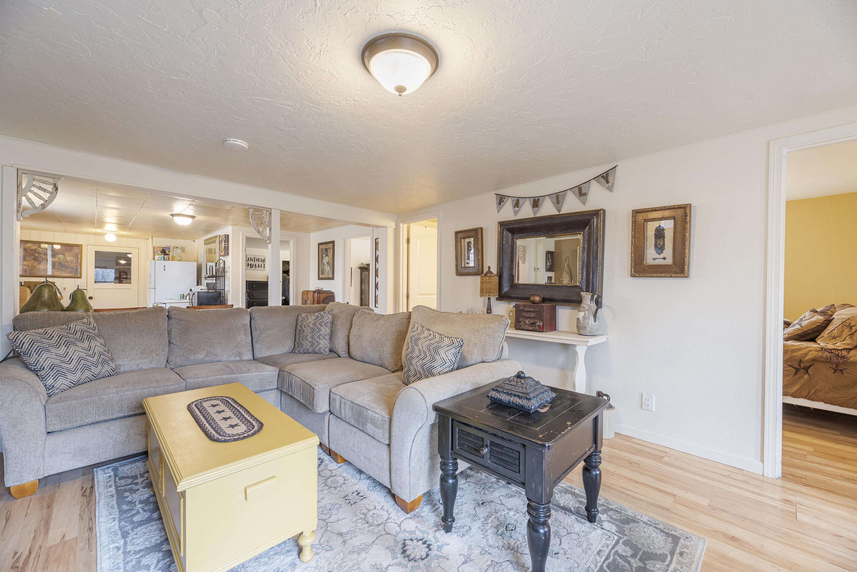 204 Southwest 2nd Street Redmond, OR 97756 - Photo 12 of 30 12