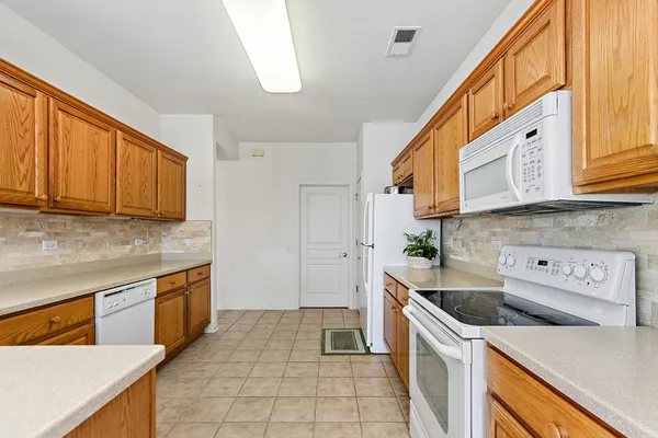 $390,000 | 11869 Chatfield Crossing, Huntley, IL 60142
