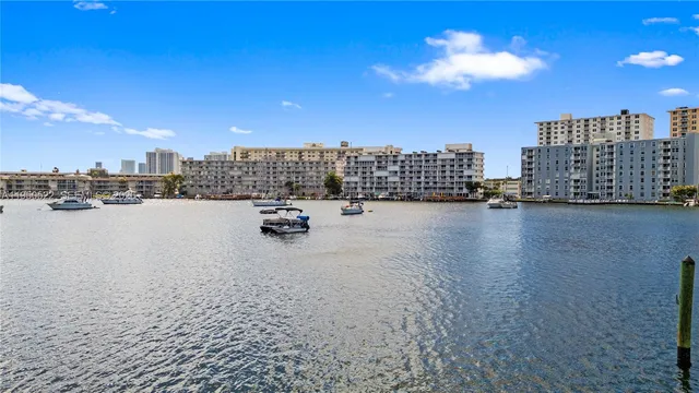 $2,200 | 2200 Diana Drive, Unit 316, Hallandale Beach, FL 33009