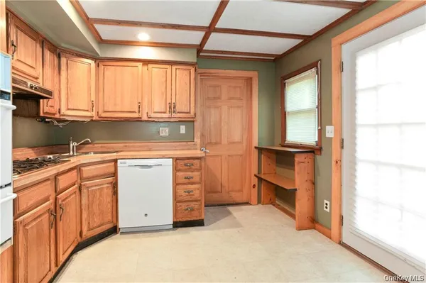 $2,000 | 4 1st Street, Godeffroy, NY 12729