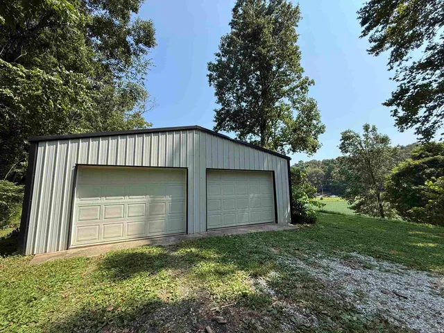$250,000 | 14619 Highway 450, Shoals, IN 47581