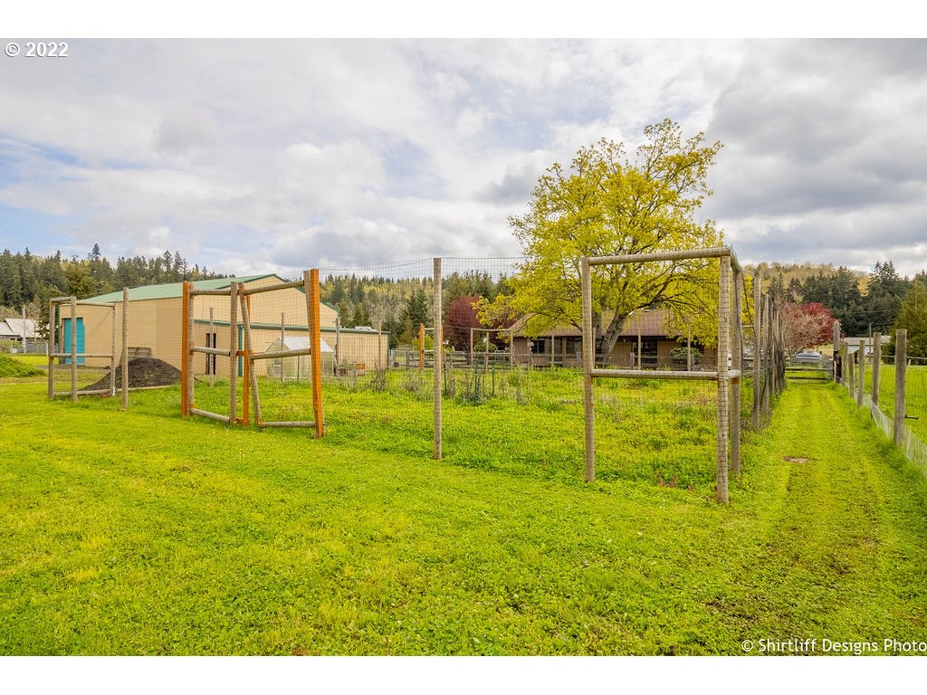 78566 Cedar Park Road Cottage Grove, OR 97424 - Photo 25 of 32 a view of an ocean view