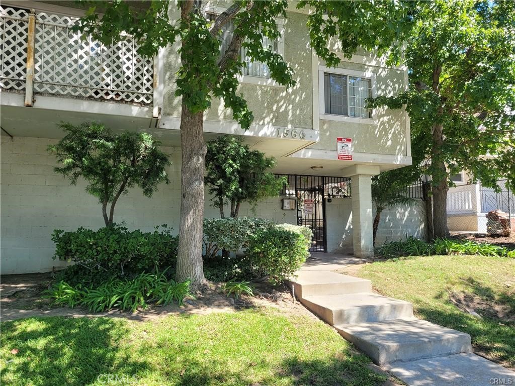 1566 Pine Avenue, Unit 202A Long Beach, CA 90813 - Photo 2 of 14