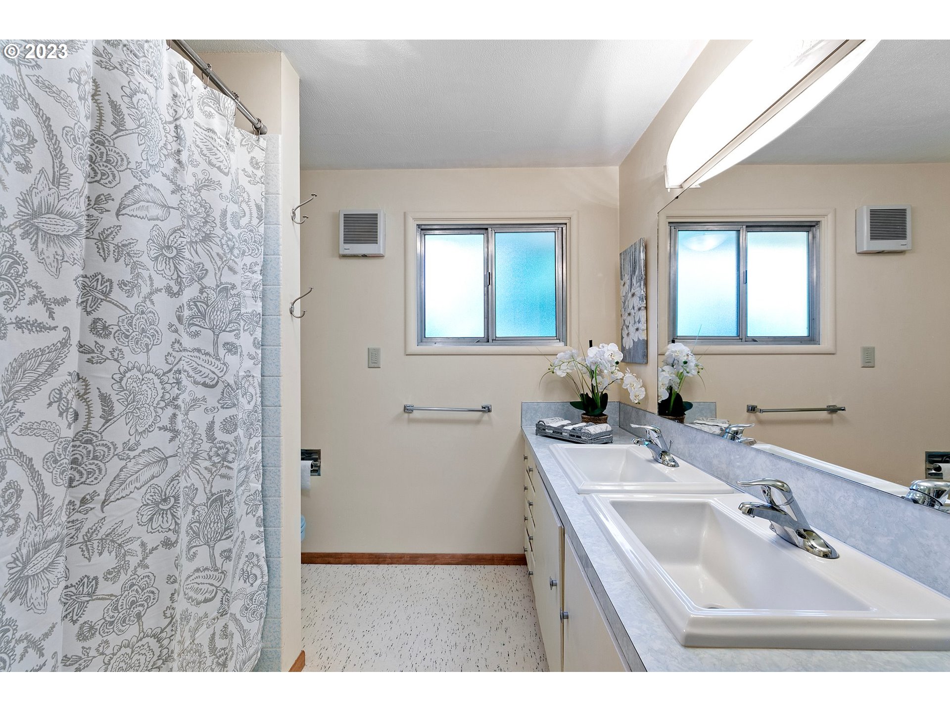 2899 Wayside Loop Springfield, OR 97477 - Photo 24 of 31 a bathroom with a sink and a mirror
