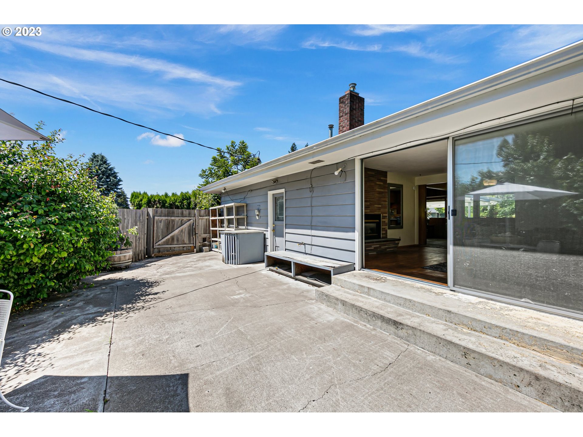 2899 Wayside Loop Springfield, OR 97477 - Photo 28 of 31 a view of a house with a patio