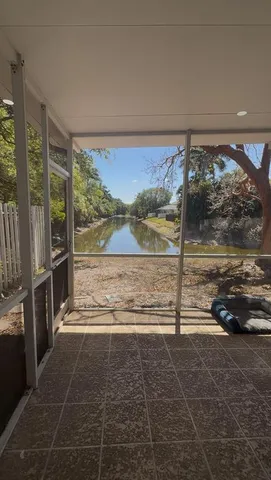 a picture of a black and white wall