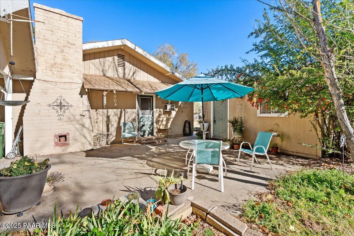 2009 Estrella Road Prescott, AZ 86305 - Photo 15 of 19 16-Side Patio