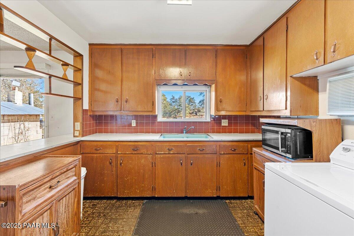 2009 Estrella Road Prescott, AZ 86305 - Photo 7 of 19 08-Kitchen