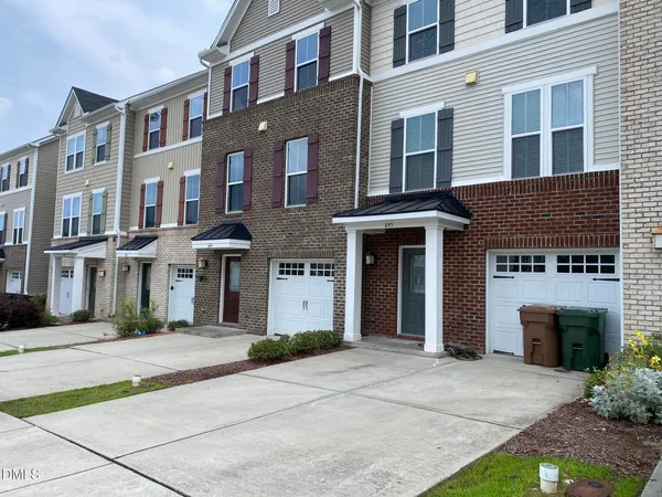 $2,150 | 645 Berry Chase Way, Cary, NC 27519