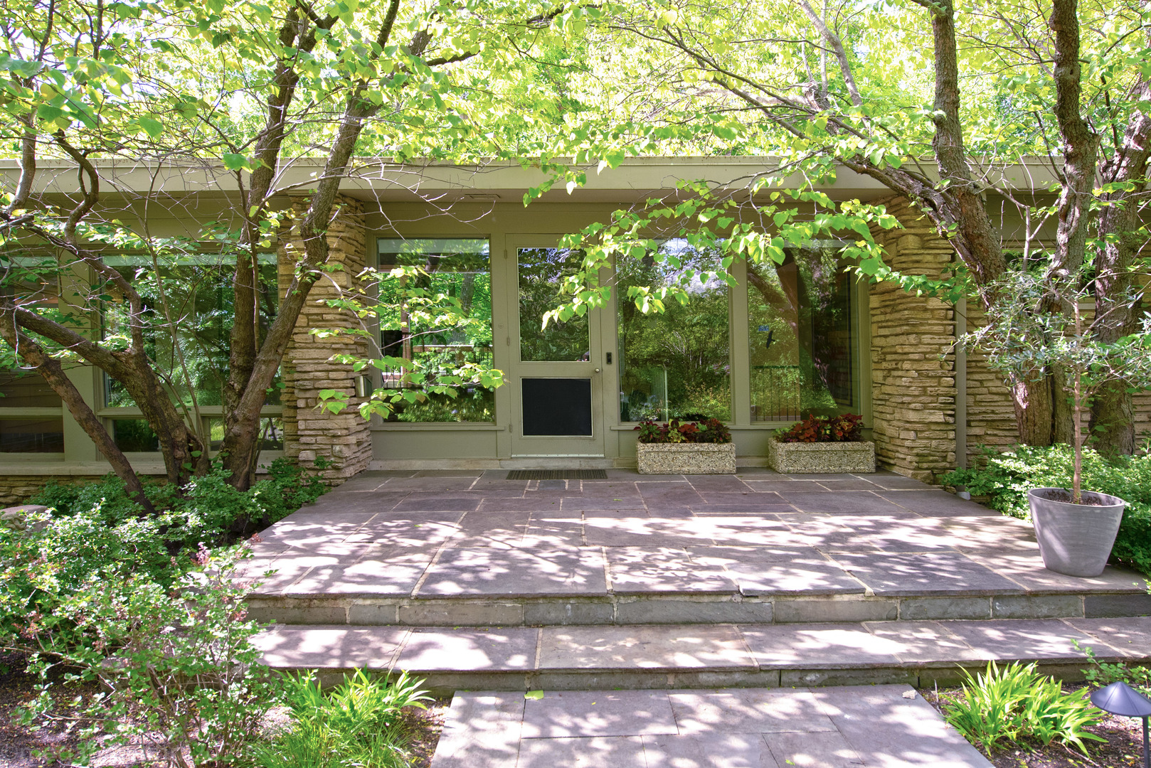 1045 Sheridan Road Winnetka, IL 60093 - Photo 2 of 34