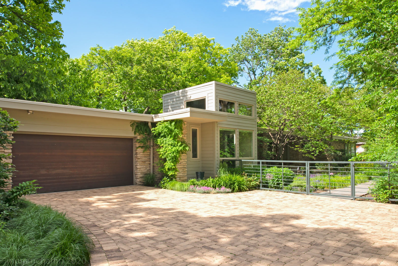 1045 Sheridan Road Winnetka, IL 60093 - Photo 3 of 34