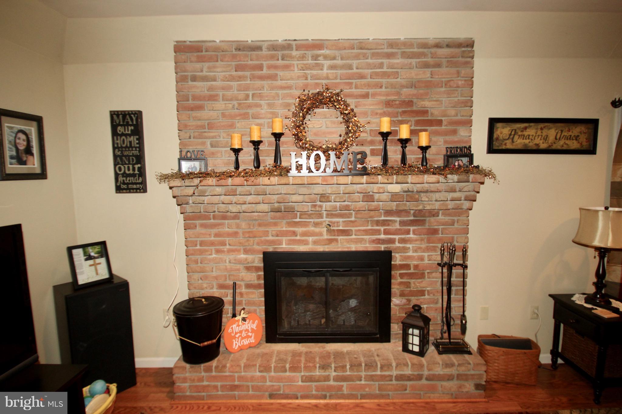 547 Hess Road Elizabethtown, PA 17022 - Photo 22 of 42 1ST FLOOR FAMILY ROOM FIREPLACE