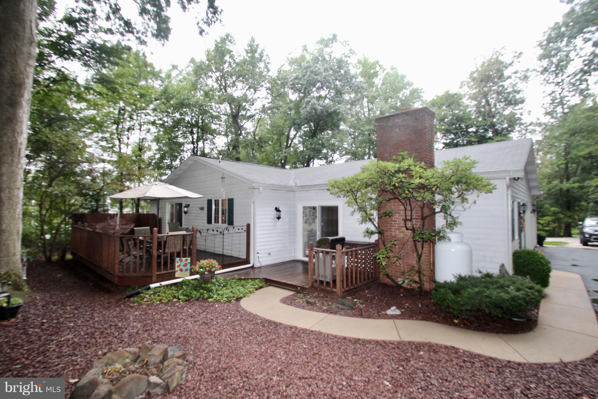 547 Hess Road Elizabethtown, PA 17022 - Photo 7 of 42 REAR SIDE