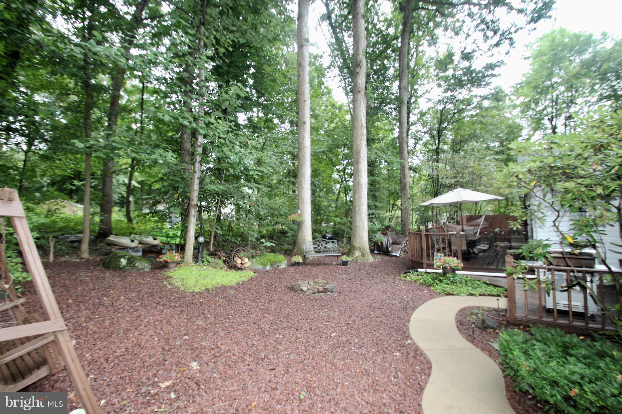 547 Hess Road Elizabethtown, PA 17022 - Photo 8 of 42 BACK YARD