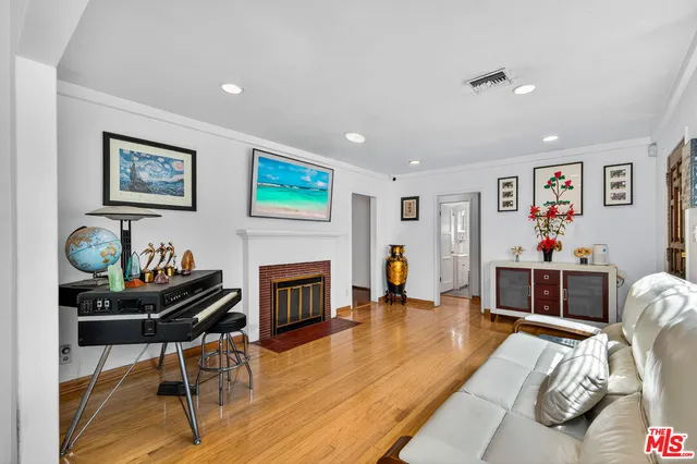 $1,149,000 | 1701 North Buena Vista Street, Burbank, CA 91505