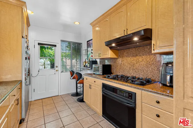 $1,149,000 | 1701 North Buena Vista Street, Burbank, CA 91505