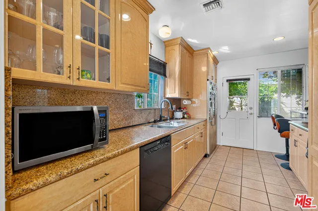 $1,149,000 | 1701 North Buena Vista Street, Burbank, CA 91505