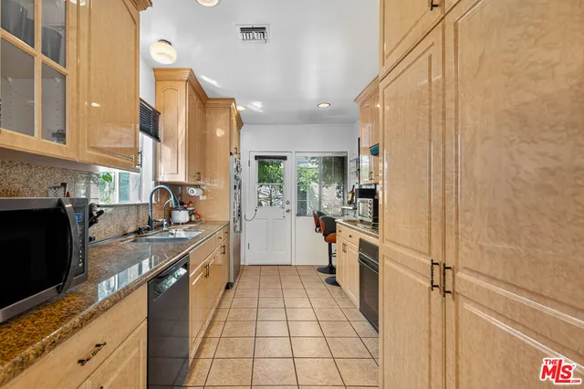 $1,149,000 | 1701 North Buena Vista Street, Burbank, CA 91505