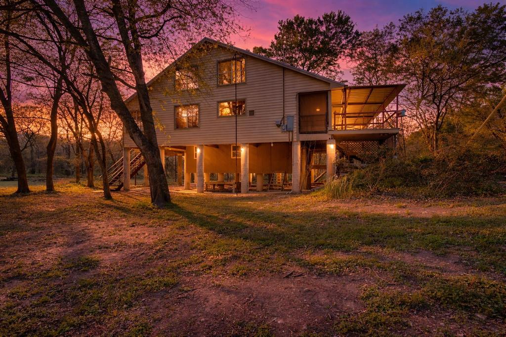 488 Loma Linda Road Palmer, TX 75152 - Photo 1 of 39 a front view of a house with a yard